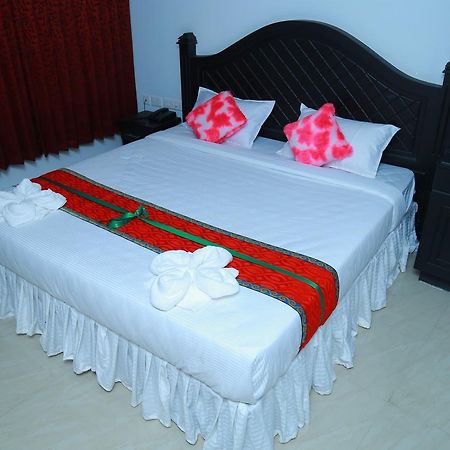 Aarya Bhavan Residency Hotel Malappuram Bagian luar foto