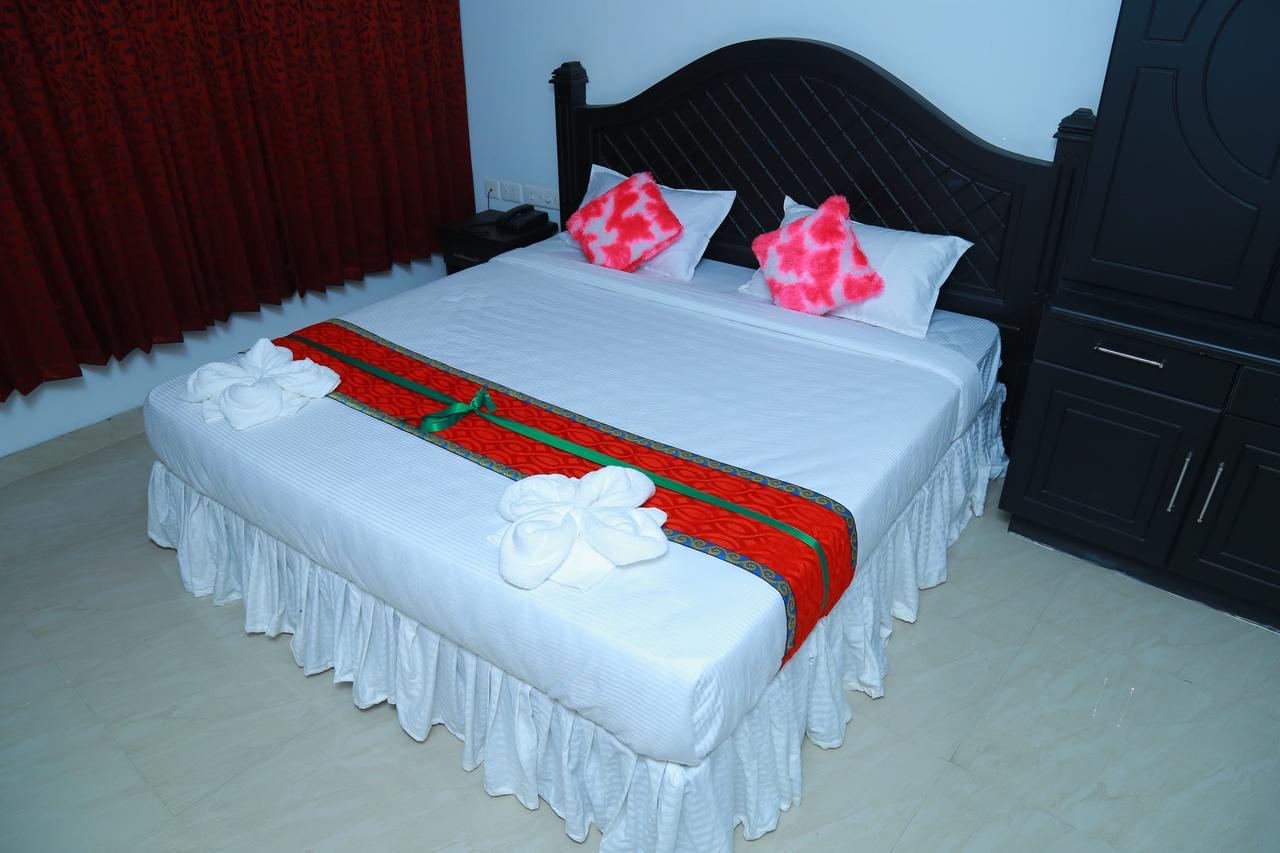 Aarya Bhavan Residency Hotel Malappuram Bagian luar foto