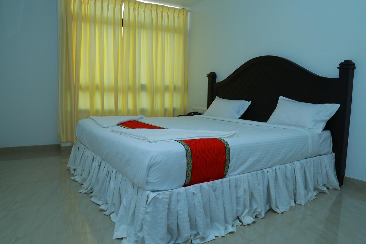 Aarya Bhavan Residency Hotel Malappuram Bagian luar foto