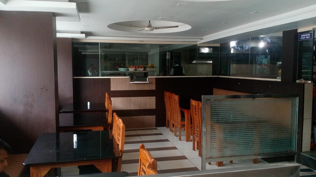 Aarya Bhavan Residency Hotel Malappuram Bagian luar foto